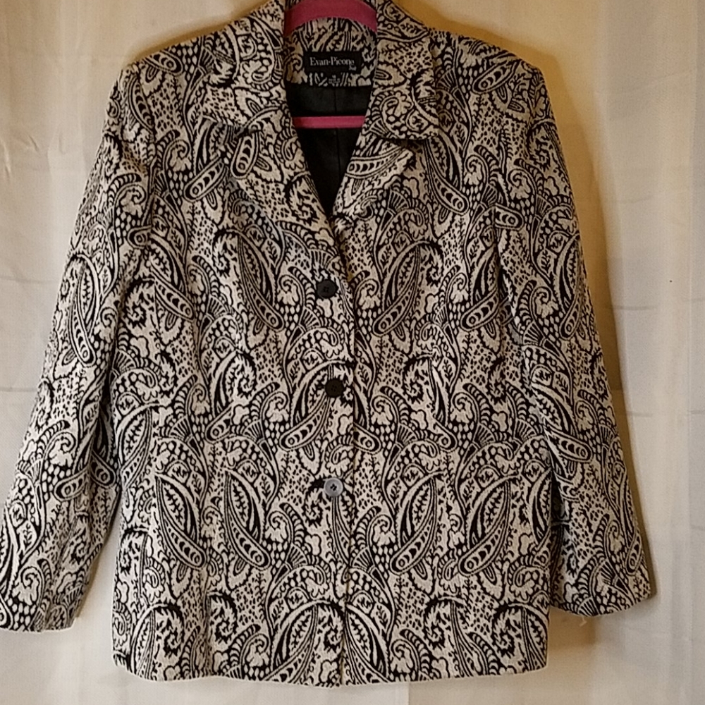 Blk &whit blazer